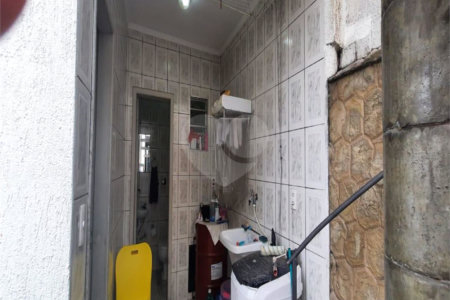 Sobrado à venda com 4 quartos, sendo 1 suíte, em Vila Marari, São Paulo, SP