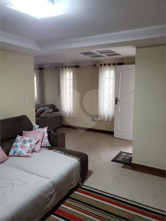 Casa à venda com 6 quartos, sendo 3 suítes, em Alto Ipiranga, Mogi das Cruzes, SP