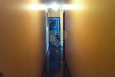 Sobrado à venda com 3 quartos, sendo 1 suíte, em Vila Nivi, São Paulo, SP