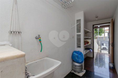 Casa Térrea à venda com 4 quartos, sendo 2 suítes, em Bosque da Saúde, São Paulo, SP
