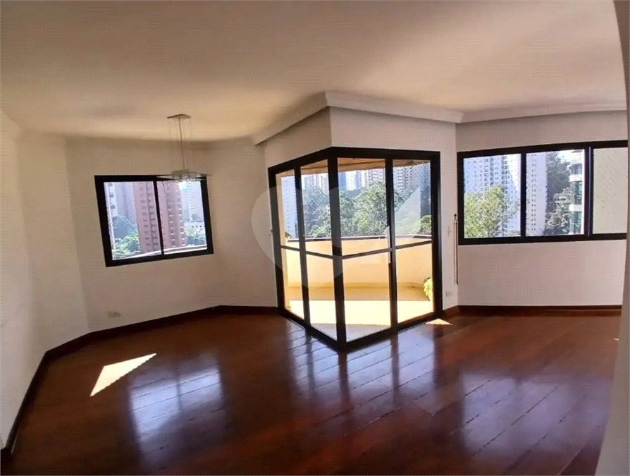 Apartamento à venda com 3 quartos, sendo 1 suíte, em Jardim Sul, São Paulo, SP