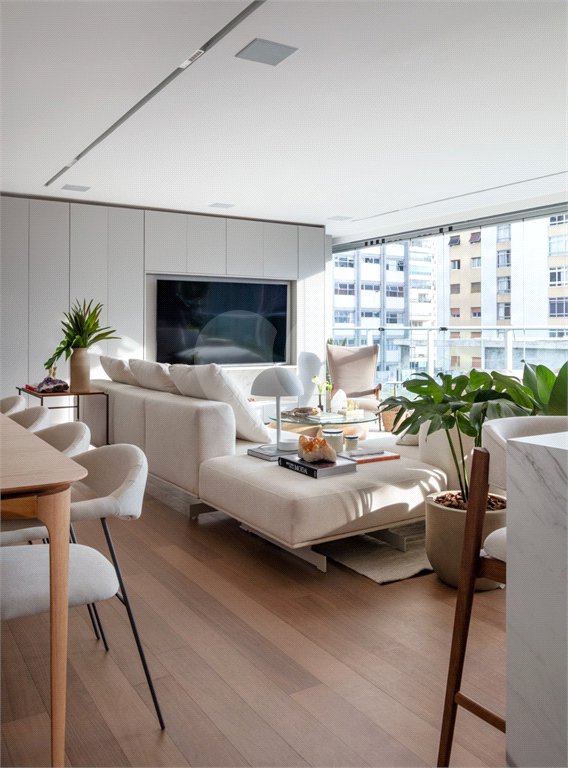 Apartamento à venda com 3 suítes em Cerqueira César, São Paulo, SP