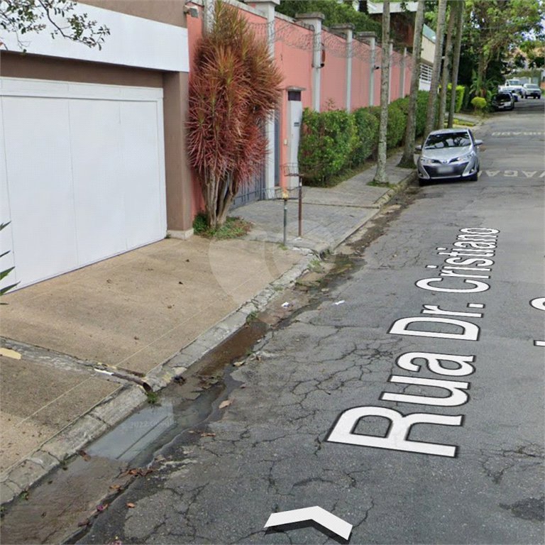 Terreno à venda no condomínio Jd Leonor, São Paulo - SP