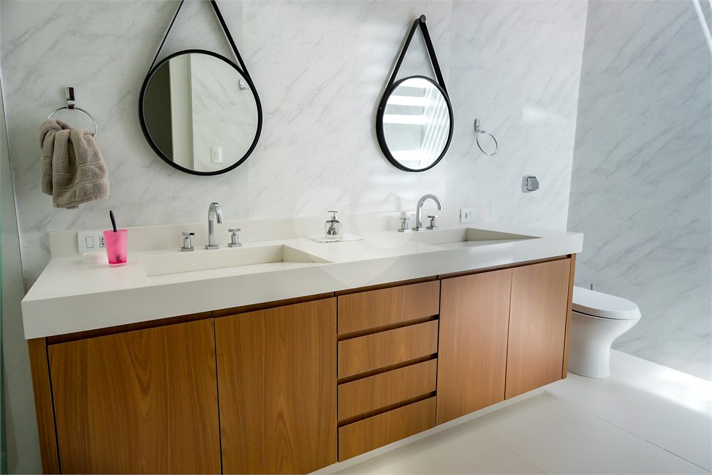 Casa à venda com 5 suítes no condomínio Plaza Athenee, Itu - SP