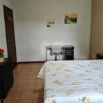 Casa à venda com 4 quartos, sendo 2 suítes,  em Country Residencial Felix, Bom Jesus dos Perdões, SP