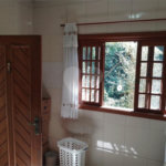 Casa à venda com 4 quartos, sendo 1 suíte, no condomínio Quinta da Cachoeira, Embu das Artes - SP