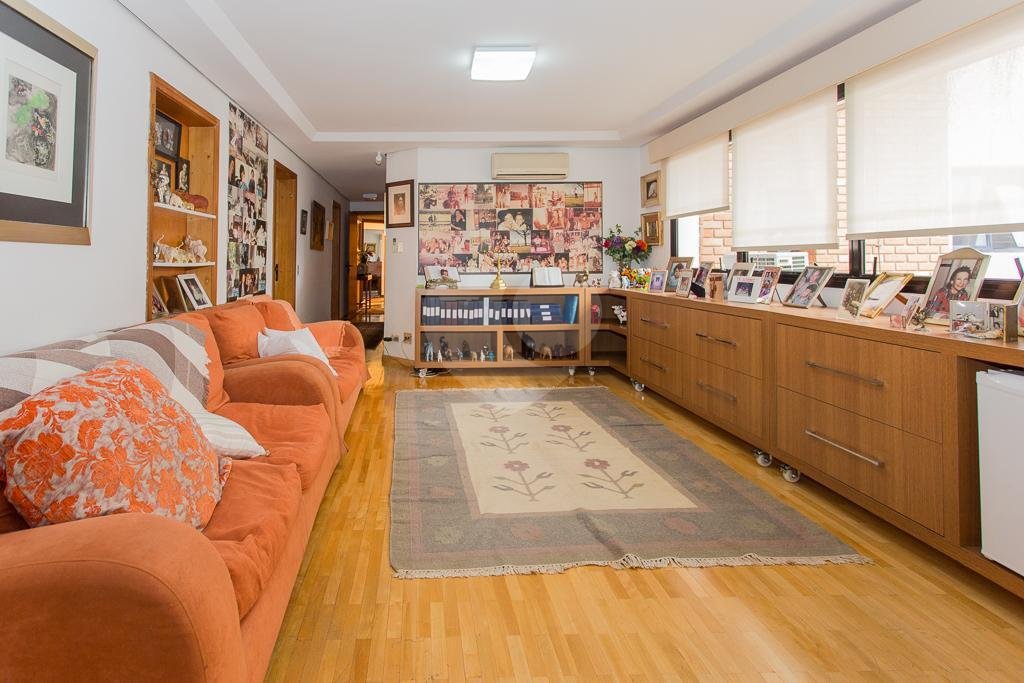 Apartamento para alugar com 5 quartos, sendo 3 suítes, em Alto de Pinheiros, São Paulo, SP
