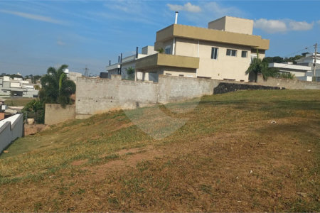 Terreno à Venda no Condomínio Santa Isabel 1