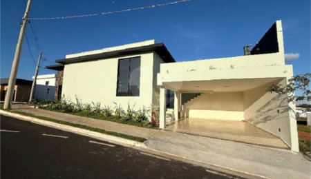 Casa à venda com 3 suítes no condomínio Monte das Araucárias, São Carlos - SP