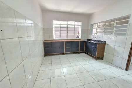Sobrado à venda com 4 quartos, sendo 1 suíte, em Rio Pequeno, São Paulo, SP