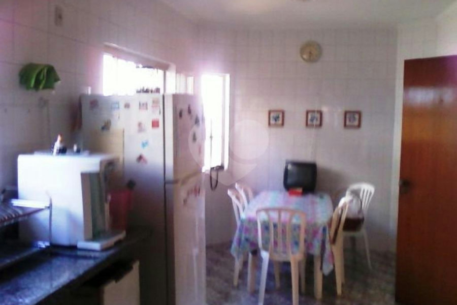 Sobrado à venda com 4 quartos, sendo 2 suítes, em Jardim Virginia Bianca, São Paulo, SP
