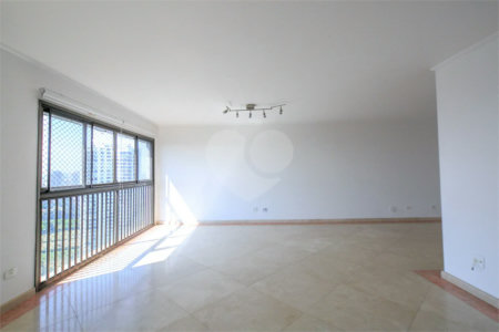 Apartamento locação Alto da Boa Vista próximo Jardim Marajoara.