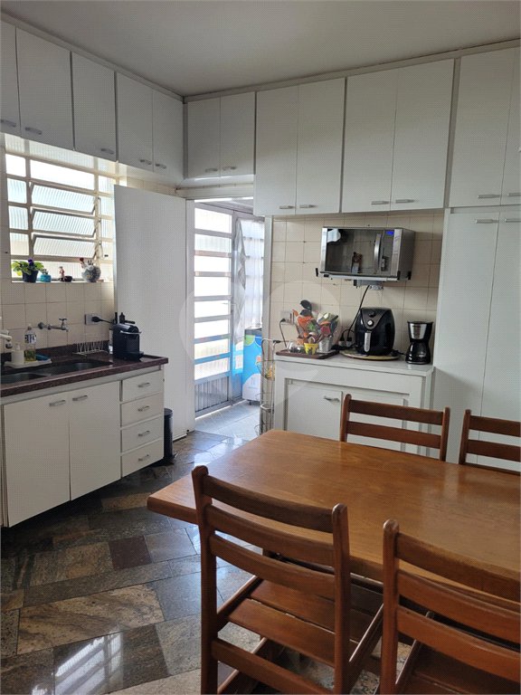 Sobrado à venda com 3 quartos, sendo 1 suíte, em Jardim da Glória, Cotia, SP