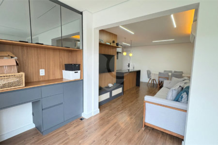Apartamento à venda com 3 quartos, sendo 1 suíte, em Santo Amaro, São Paulo, SP