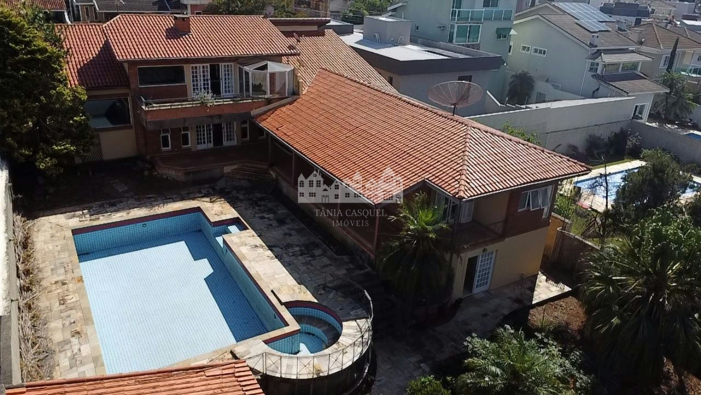 Casa à venda com 4 suítes em Vila Petrópolis, Atibaia, SP