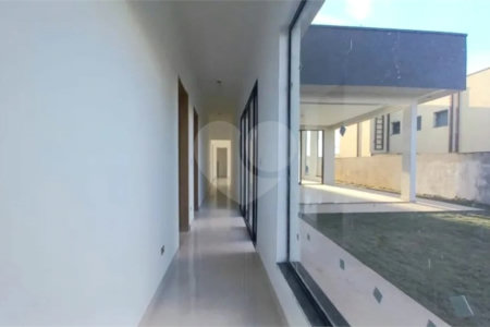 Casa à venda com 4 quartos, sendo 3 suítes,  no condomínio Samballa 3, Atibaia - SP