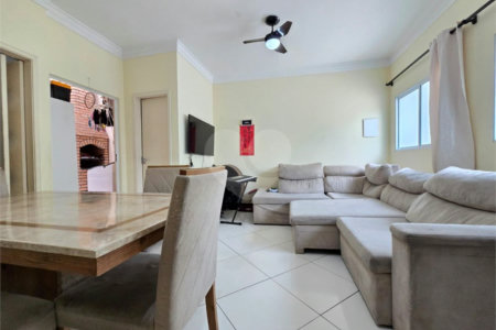 Casa à venda com 3 quartos, sendo 1 suíte, no condomínio Rafaela I, São Paulo - SP