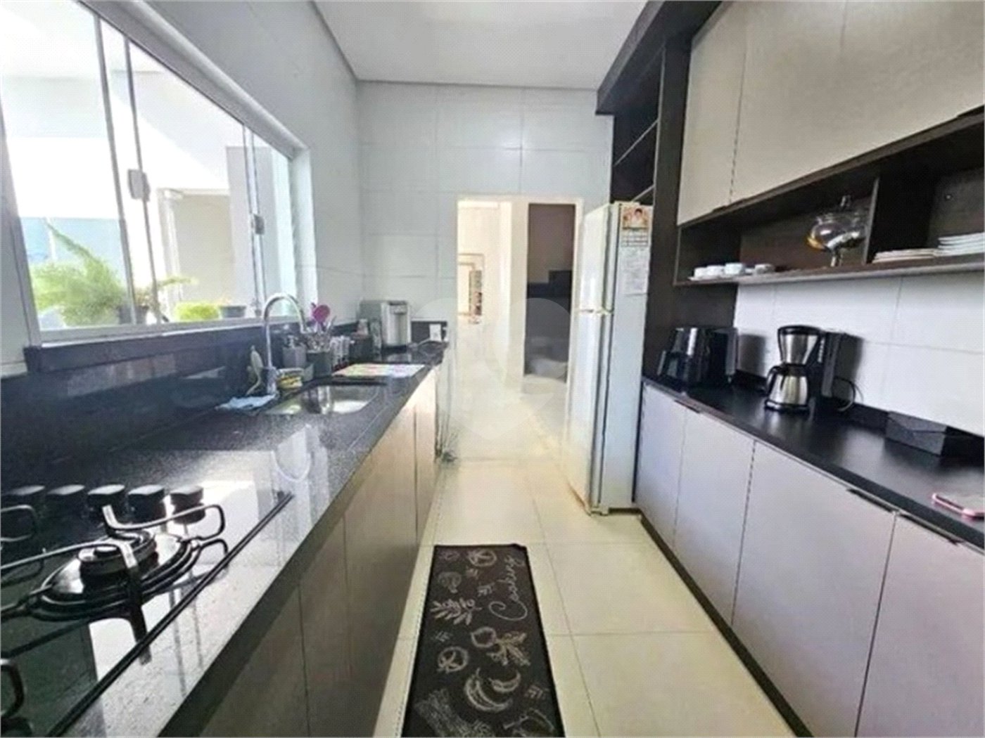 Casa à venda com 3 quartos, sendo 1 suíte, no condomínio Horto Florestal III, Sorocaba - SP