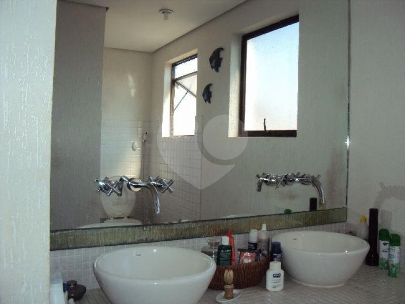 Sobrado à venda com 8 quartos em Vila Medeiros, São Paulo, SP