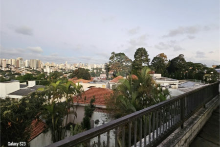 Casa à venda com 8 quartos, sendo 2 suítes, em Indianópolis, São Paulo, SP