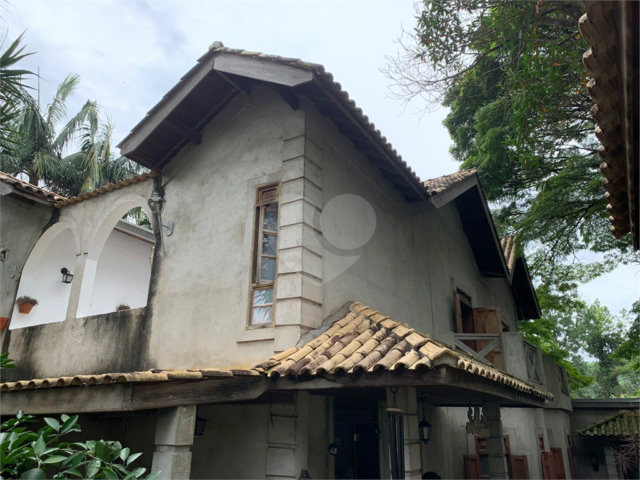 Sobrado à venda com 4 suítes em Tremembé, São Paulo, SP