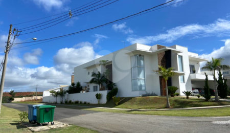 Casa à venda com 5 suítes no condomínio Residencial Fazenda Alta Vista, Salto de Pirapora - SP
