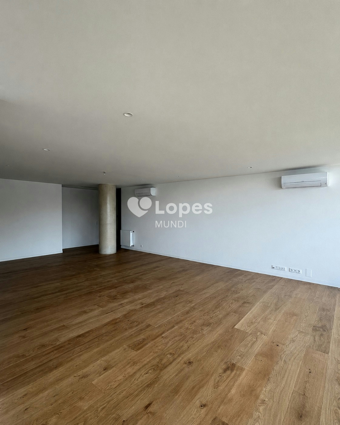 Apartamento T4 à venda em Lordelo do Ouro, Porto, Portugal – 240 m²