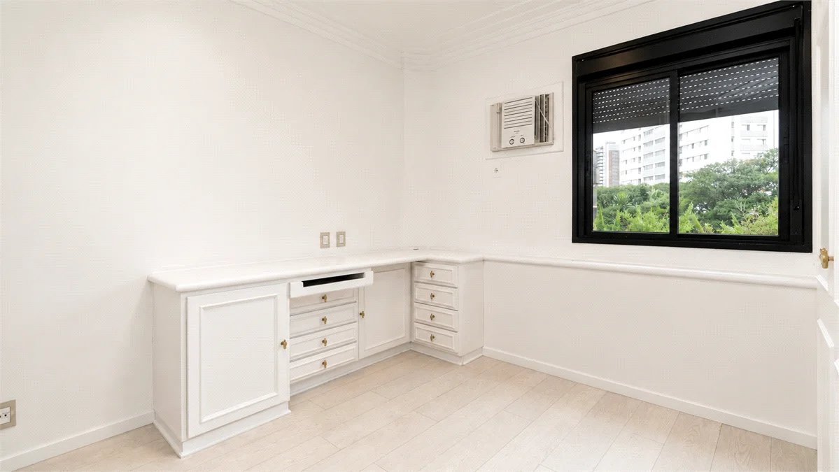 Apartamento à venda com 4 quartos, sendo 2 suítes, em Brooklin Paulista, São Paulo, SP