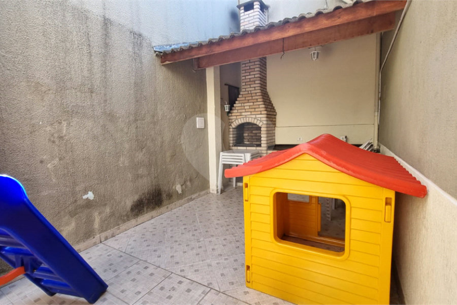 Casa à venda com 3 quartos, sendo 1 suíte,  no condomínio Rafaela I, São Paulo - SP