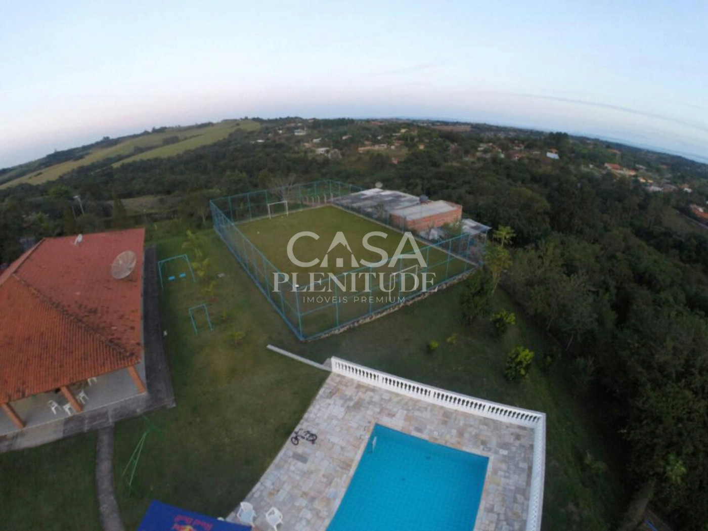Sítio à venda com 5 quartos, sendo 1 suíte, no Centro, Araçoiaba da Serra, SP