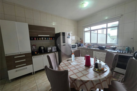Sobrado à venda com 6 quartos, sendo 3 suítes, em Santa Teresinha, São Paulo, SP