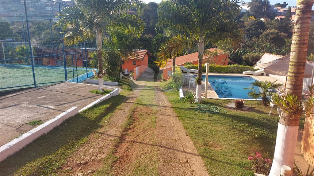 Chácara para alugar com 5 quartos, sendo 3 suítes, em Jardim Estância Brasil, Atibaia, SP