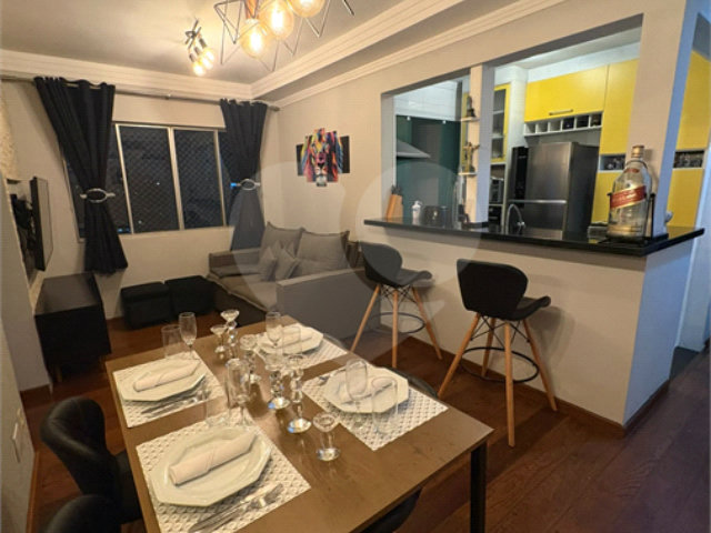 Apartamento à venda com 2 quartos em Parque Maria Domitila, São Paulo, SP