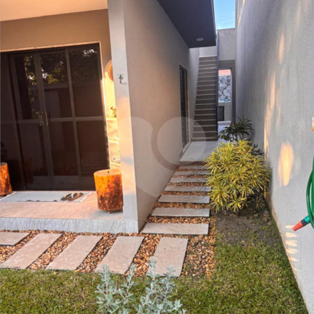 Casa à venda com 3 quartos, sendo 2 suítes, no condomínio Recanto das Palmeiras, Rio de Janeiro - RJ