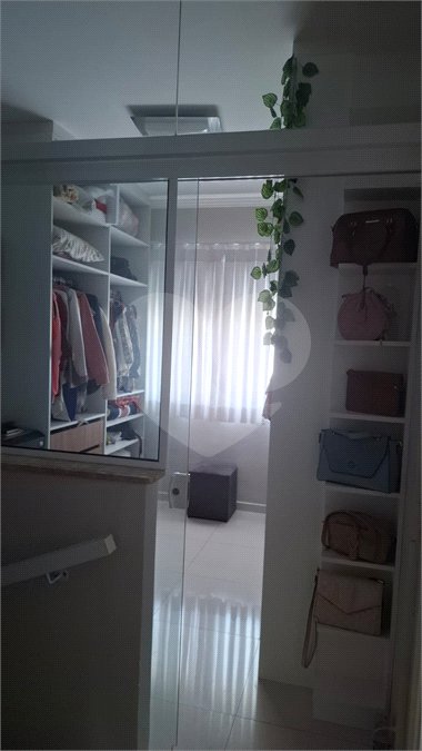 Casa à venda com 3 suítes no condomínio Villa das Flores, Mogi das Cruzes - SP
