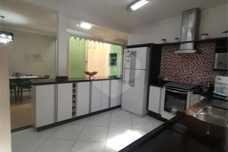 Casa à venda com 3 quartos, sendo 1 suíte,  em Vila Suissa, Mogi das Cruzes, SP