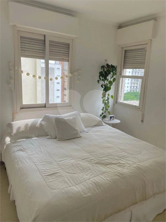 Apartamento à venda com 3 quartos, sendo 1 suíte, em Cerqueira César, São Paulo, SP