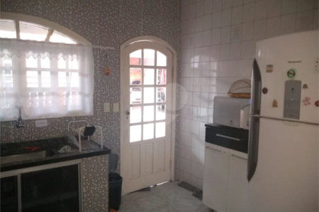 Casa Térrea à venda com 3 suítes em Jardim São Pedro, Mogi das Cruzes, SP
