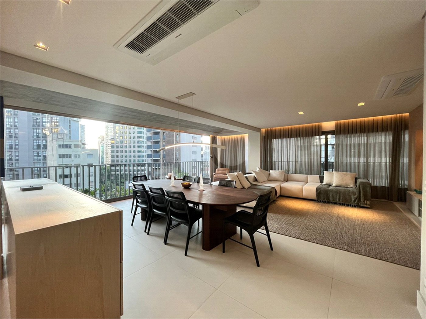 Apartamento à venda com 2 suítes em Vila Nova Conceição, São Paulo, SP