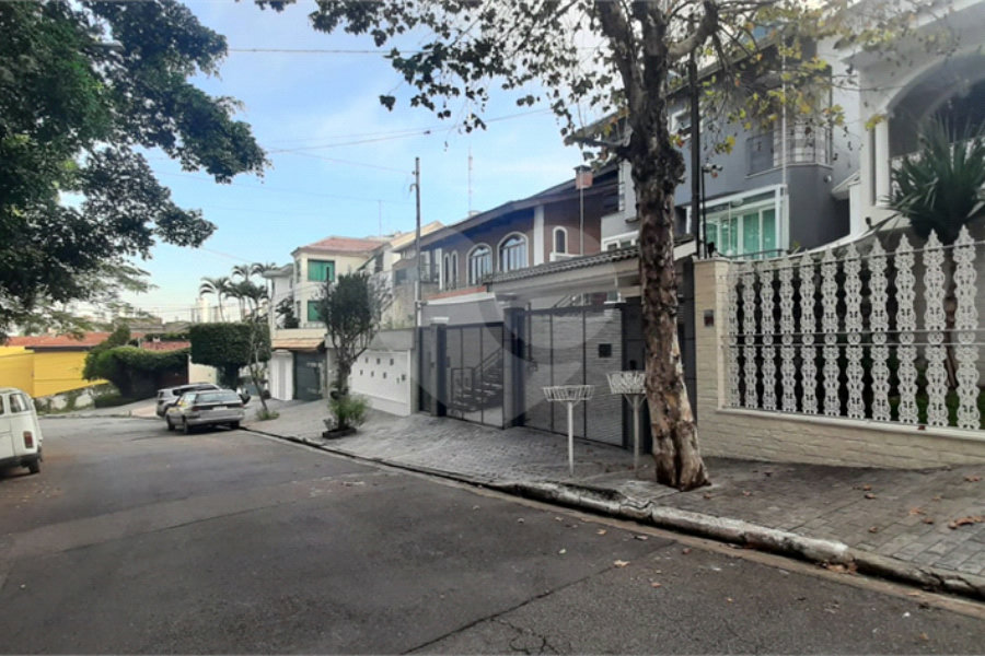 Sobrado à venda com 4 quartos, sendo 2 suítes, em Jardim França, São Paulo, SP