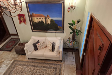 Sobrado à venda com 4 quartos, sendo 2 suítes,  em Jardim Leonor, São Paulo, SP