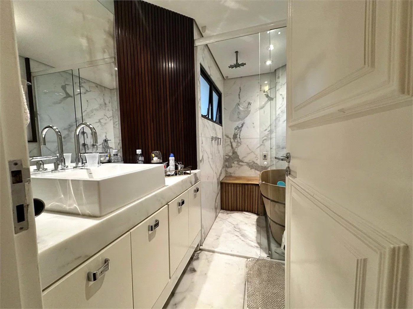 Apartamento à venda com 4 quartos, sendo 3 suítes, em Vila Andrade, São Paulo, SP