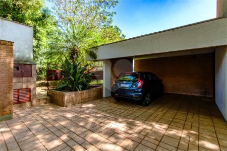 Casa à venda com 4 quartos, sendo 1 suíte,  em Jardim Leonor, São Paulo, SP