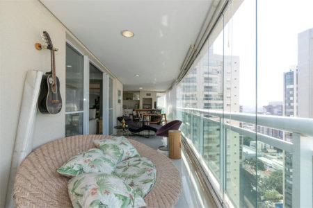 Apartamento à venda com 4 quartos, sendo 3 suítes,  em Vila Romana, São Paulo, SP