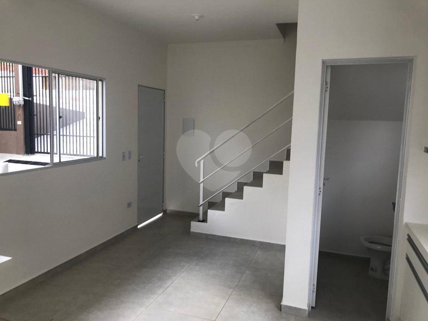 Casa de Vila à venda com 2 quartos em Jardim São Felipe, Atibaia, SP