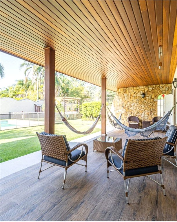 Casa à venda com 7 quartos, sendo 1 suíte, em Condomínio Flamboyant-b, Atibaia, SP