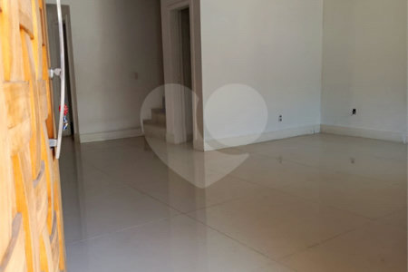 Casa à venda com 4 quartos, sendo 1 suíte, no condomínio Atlantico Sul, Rio de Janeiro - RJ