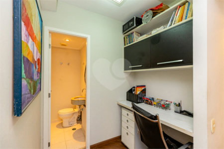 Apartamento à venda com 3 quartos, sendo 2 suítes, em Chácara Santo Antônio (zona Sul), São Paulo, SP