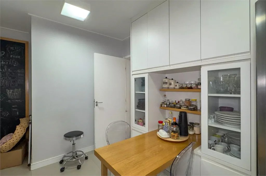 Apartamento à venda com 3 quartos, sendo 1 suíte, em Brooklin Paulista, São Paulo, SP