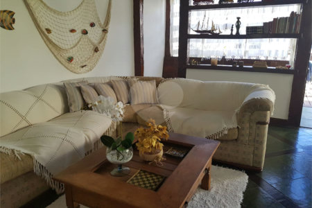 Casa em condomínio à venda com 3 quartos, sendo 2 suítes,  em Alto de Búzios, Armação dos Búzios, RJ